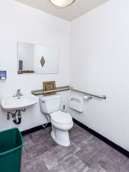 More Photos Of 2944 Webster St, Oakland Office For Sale
