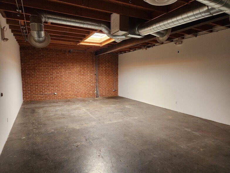 More Photos Of 2234 Barry Ave, Los Angeles Warehouse For Lease