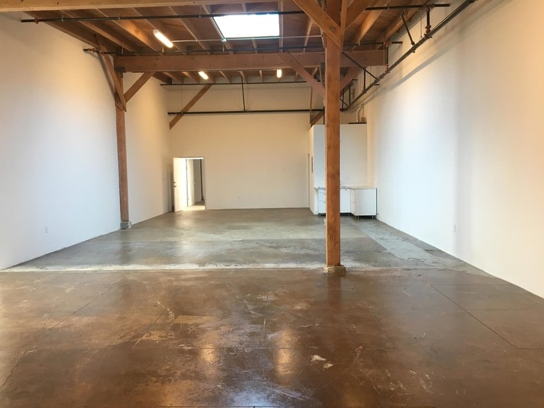 More Photos Of 3751 E Olympic Blvd, Los Angeles Office For Lease