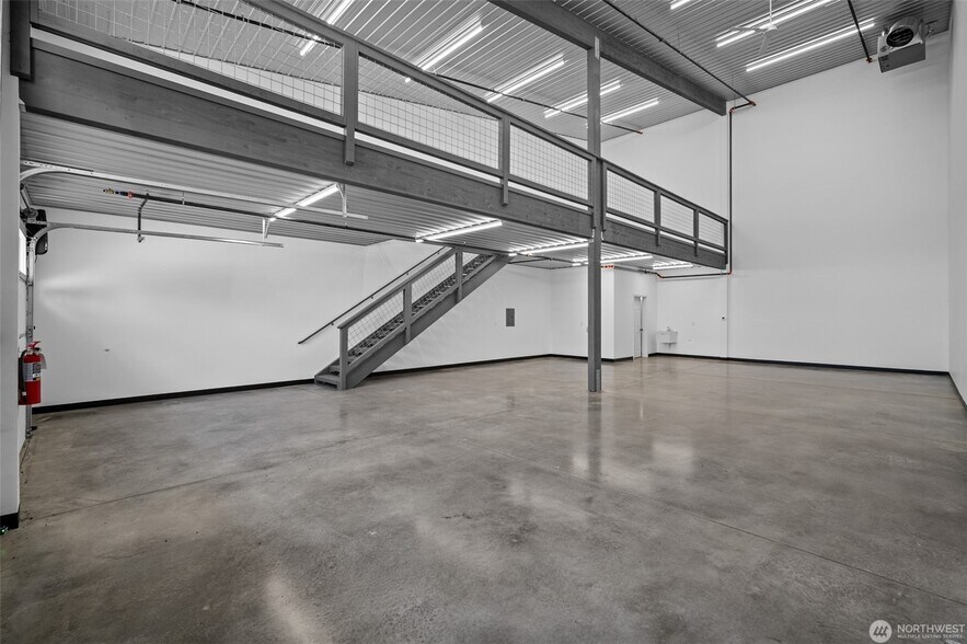 More Photos Of 1972 Baltic Way, Ferndale Light Distribution For Sale