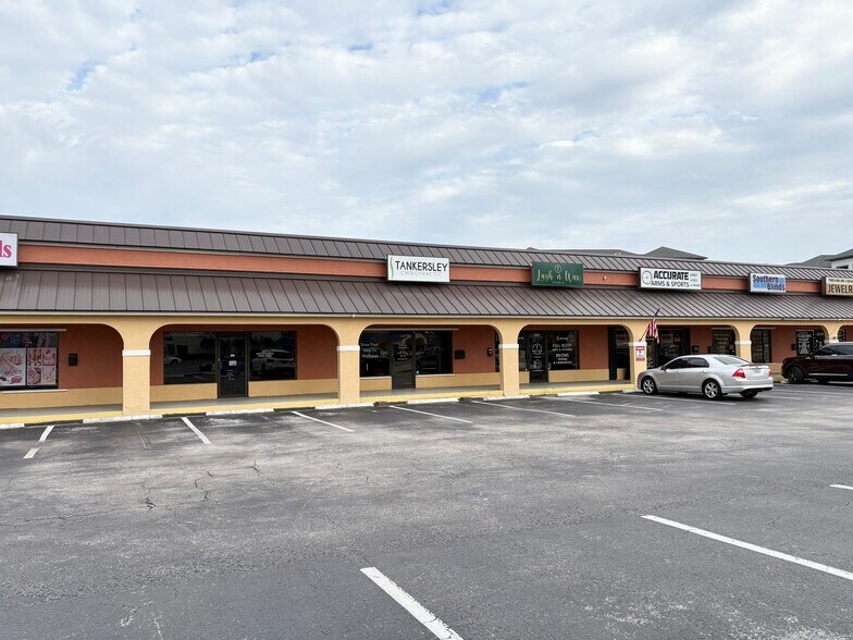 More Photos Of 2329 NW Federal Hwy, Jensen Beach Storefront Retail Office For Lease