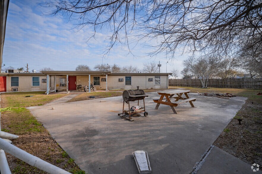More Photos Of 3031 McArdle Rd, Corpus Christi Apartments For Sale