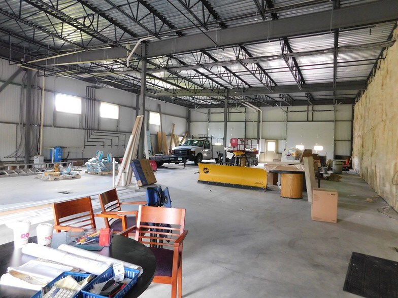 More Photos Of 4 Candy Ln, Hudson Warehouse For Lease