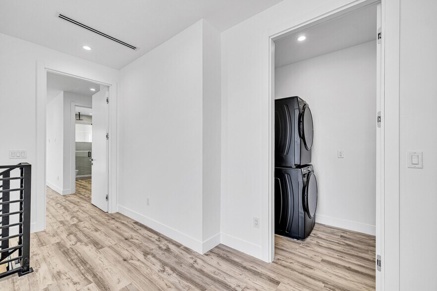 More Photos Of 1233 NE 12th Ave, Fort Lauderdale Apartments For Sale
