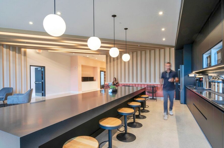 More Photos Of 101 NW 8th St, Miami Office For Lease