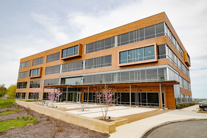 More Photos Of 44 Abele Rd, Bridgeville Coworking Space