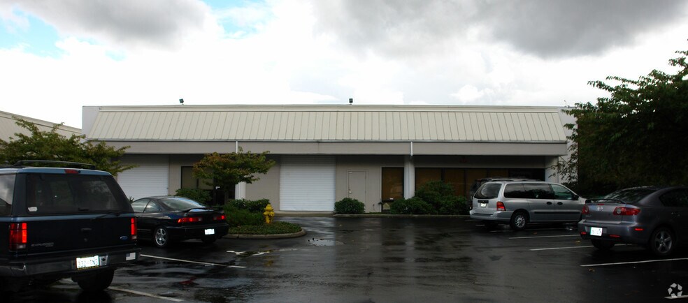 Primary Photo Of 8810-8816 152nd Ave NE, Redmond Light Distribution For Lease