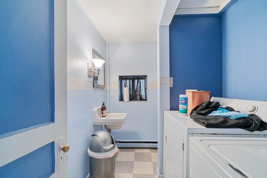 More Photos Of 962 W Hamilton St, Allentown Storefront Retail Residential For Lease