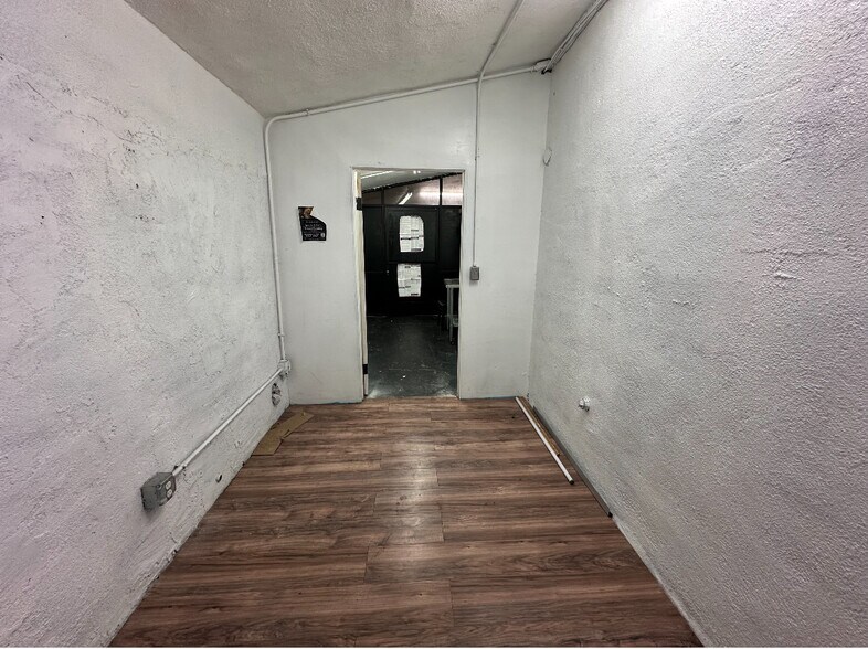 More Photos Of 3330 S Central Ave, Los Angeles Storefront Retail Residential For Lease