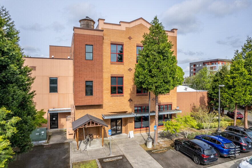 More Photos Of 3934 NE Martin Luther King Jr Blvd, Portland Office For Sale