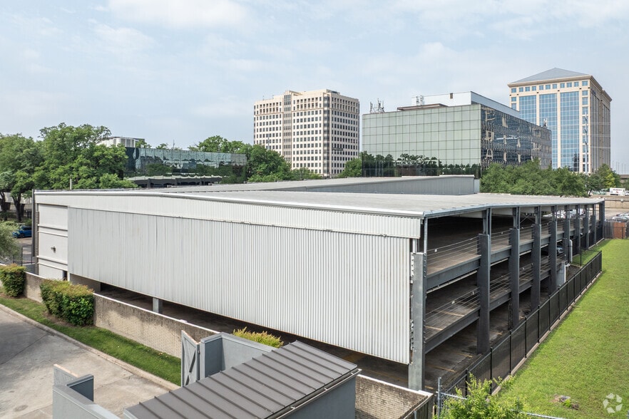 More Photos Of 14110 N Dallas Pky, Dallas Unknown For Lease