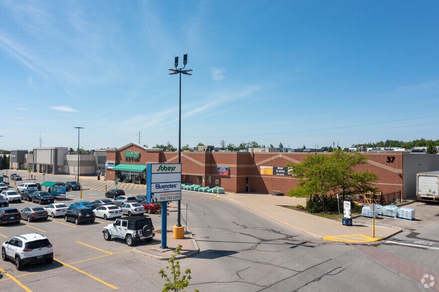 More Photos Of 35 Mapleview Dr W, Barrie Unknown For Lease