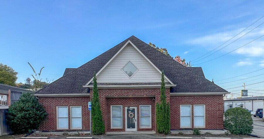 Primary Photo Of 200 Canyon Park Dr, Pelham Office For Lease