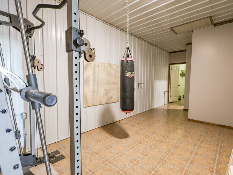 More Photos Of 40446 AB-56, Rochon Sands Service For Sale