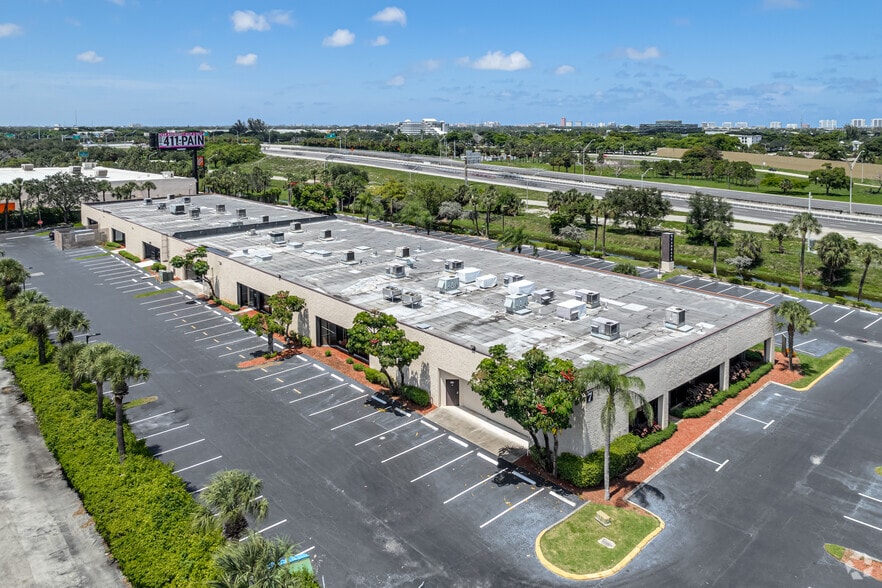 More Photos Of 350-356 SW 12th Ave, Deerfield Beach Showroom For Lease