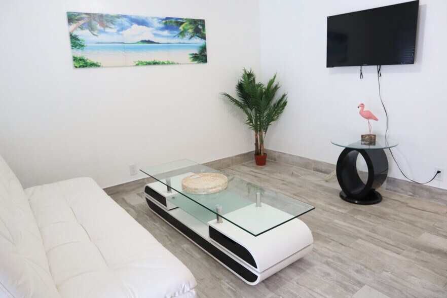 More Photos Of 101-107 Tacoma Ln, West Palm Beach Apartments For Lease