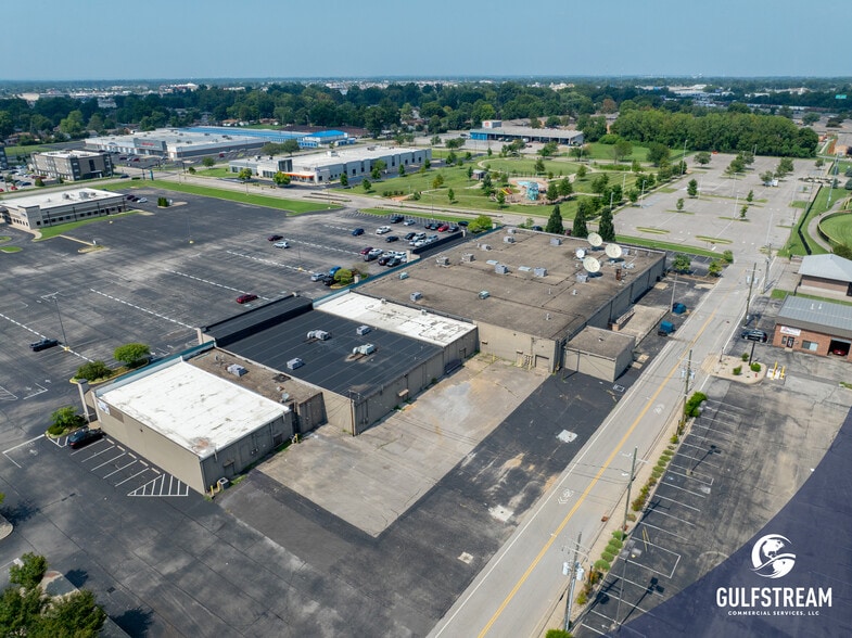 More Photos Of 650-712 Eastern Blvd, Clarksville Storefront For Lease