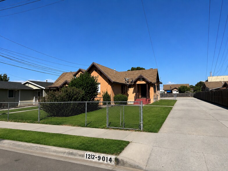 More Photos Of 9014 S Fir Ave, Los Angeles Apartments For Sale