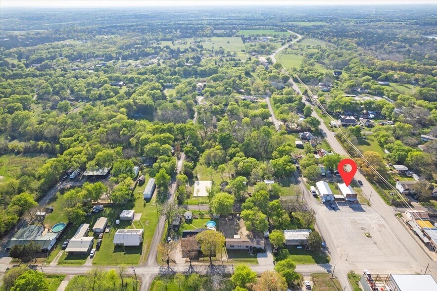 More Photos Of 103 College St, Anna Showroom For Sale