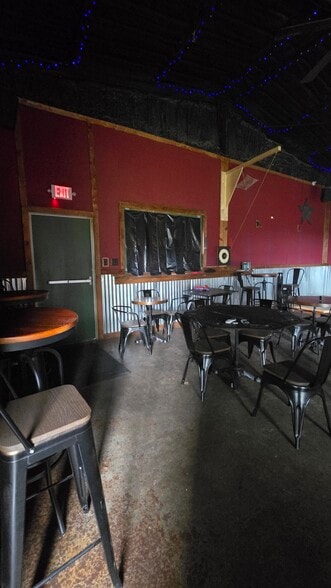 More Photos Of 4021 Acton Hwy, Granbury General Retail For Lease