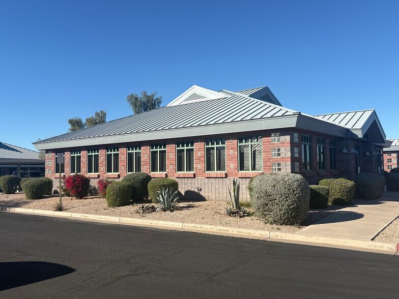 Primary Photo Of 2812 N Norwalk, Mesa Medical For Sale