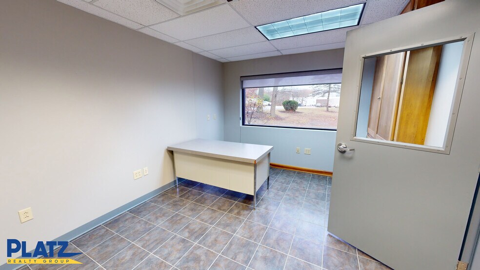 More Photos Of 170 Duquesne St, Columbiana Storefront Retail Office For Lease