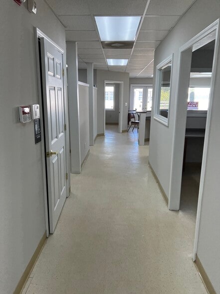 More Photos Of 651 W Broad St, Athens Office For Lease