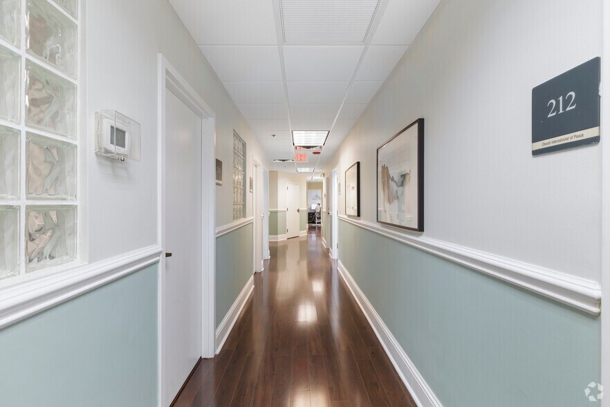 More Photos Of 10 Fairway Dr, Deerfield Beach Office For Lease