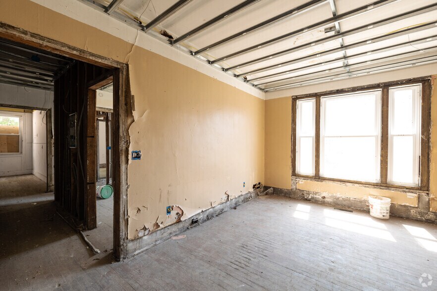 More Photos Of 212 Court St, Binghamton Apartments For Sale