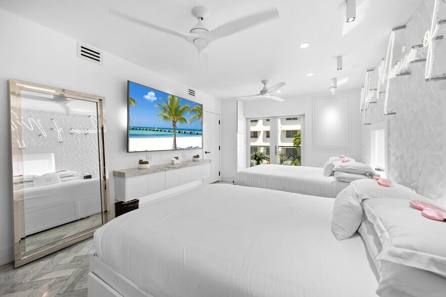 More Photos Of 124 11th St, Miami Beach Hotel For Sale