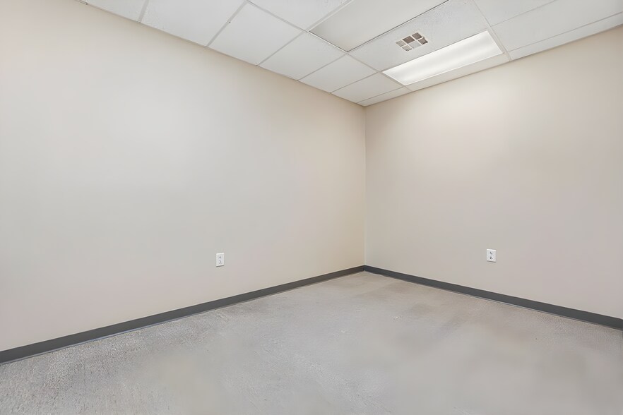 More Photos Of 317 SW C Ave, Lawton Office For Lease