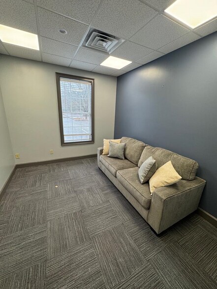 More Photos Of 114 Adris Pl, Dothan Office For Lease