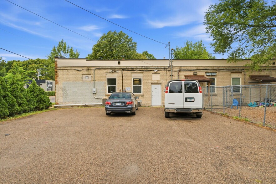 More Photos Of 3659 S Cedar Ave, Minneapolis Storefront Retail Office For Sale