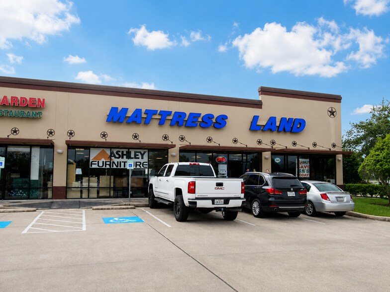 More Photos Of 6402 Gulf Fwy, La Marque Unknown For Lease
