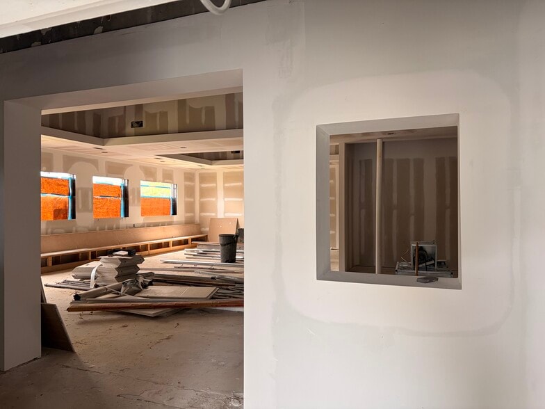 More Photos Of 7820 Holcomb Bridge Rd, Peachtree Corners General Retail For Sale