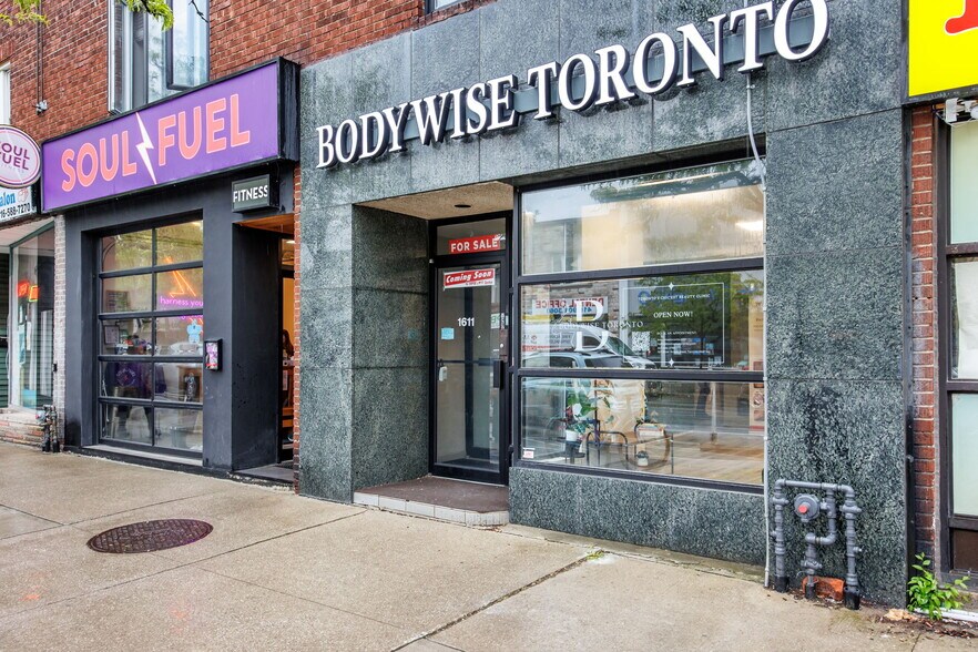 More Photos Of 1611 Bloor St W, Toronto Storefront Retail Office For Sale