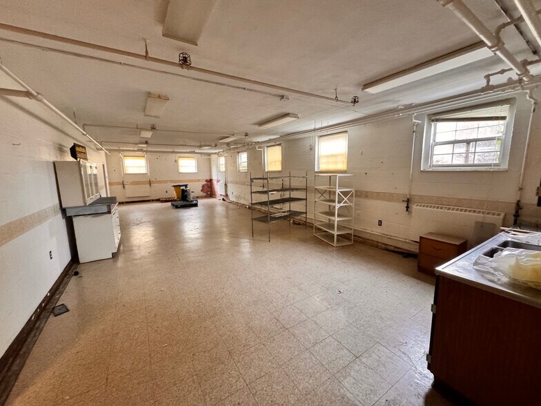 More Photos Of 618 Roswell NW Rd, Carrollton Healthcare For Sale
