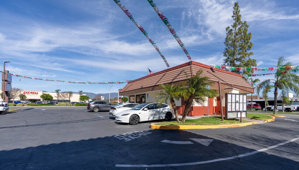 More Photos Of 201 W Foothill Blvd, Rialto Fast Food For Sale