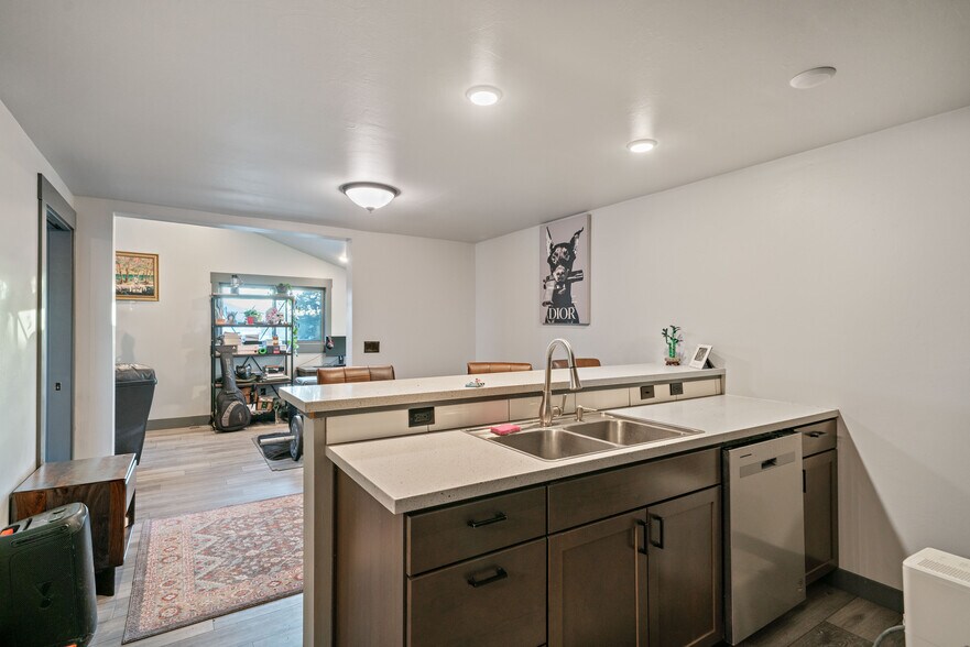 More Photos Of 7795 Thorpe Rd, Bozeman Industrial For Sale