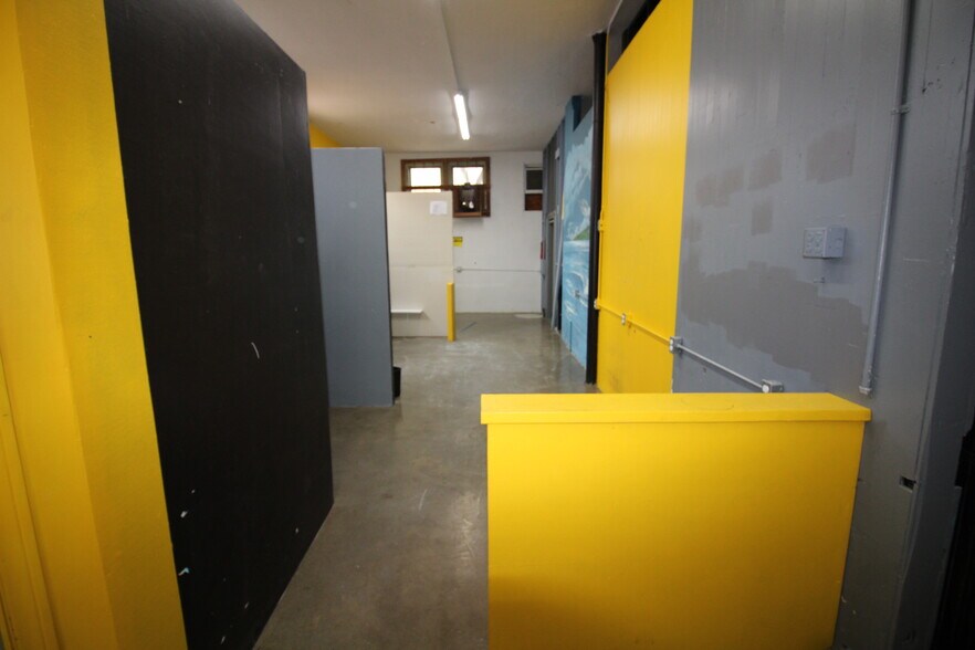 More Photos Of 3780 Mission Blvd, San Diego General Retail For Lease