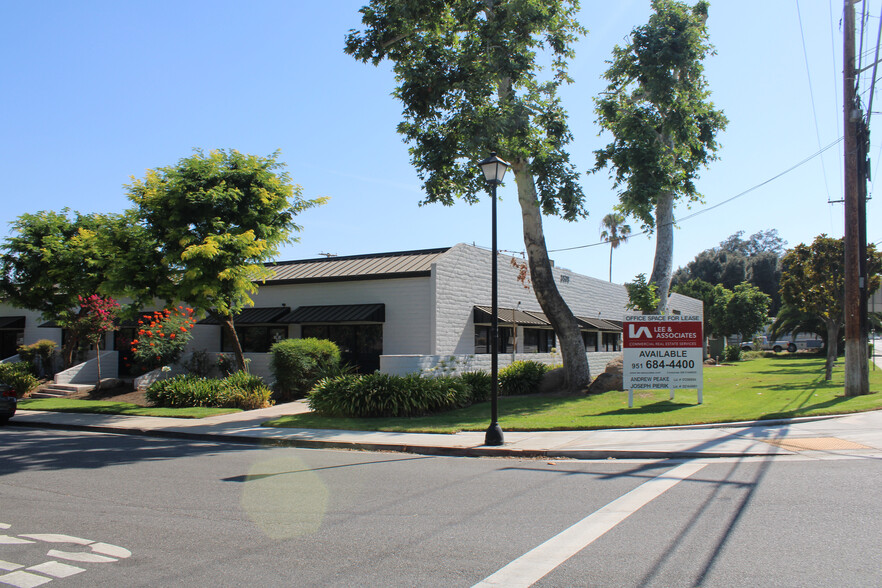 Primary Photo Of 3579 Arlington Ave, Riverside Medical For Lease