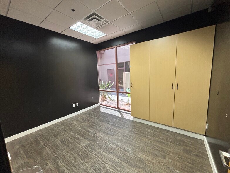 More Photos Of 1830 S Alma School Rd, Mesa Medical For Sale