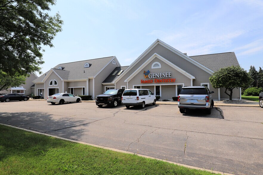 Primary Photo Of 3537 Beecher Rd, Flint Medical For Lease