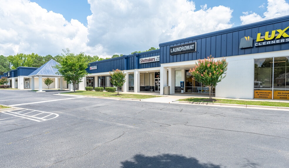 More Photos Of 505-537 Plaza Cir, Garner Unknown For Lease