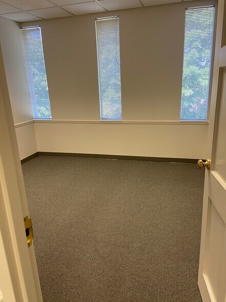 More Photos Of 333 Sandy Springs Cir NE, Sandy Springs Office For Lease