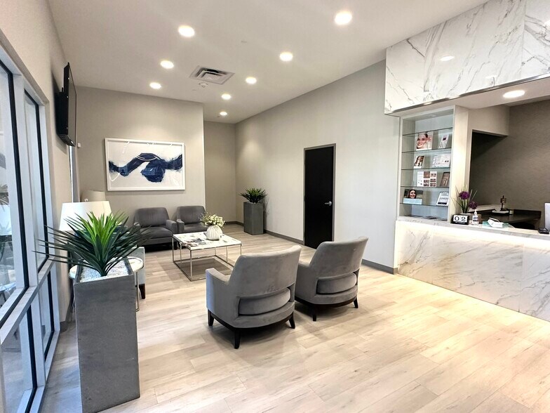 More Photos Of 152 Brand Rd, Murphy Medical For Lease