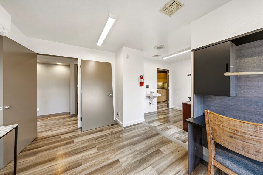 More Photos Of 537 Murphy Rd, Medford Medical For Lease
