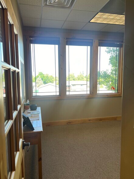 More Photos Of 4252 Highland Dr, Salt Lake City Medical For Sale