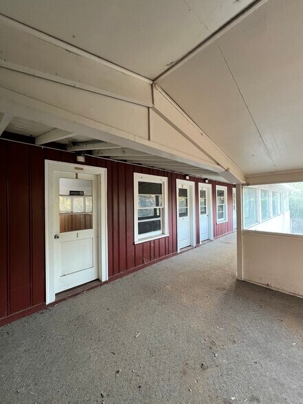 More Photos Of 45441 McKenzie Hwy, Leaburg Restaurant For Sale