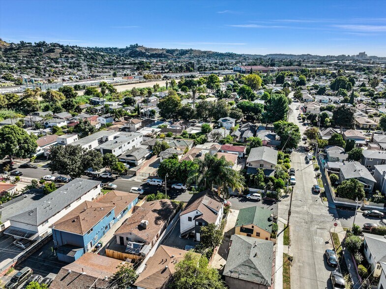 More Photos Of 2405 Meadowvale Ave, Los Angeles Multifamily For Sale